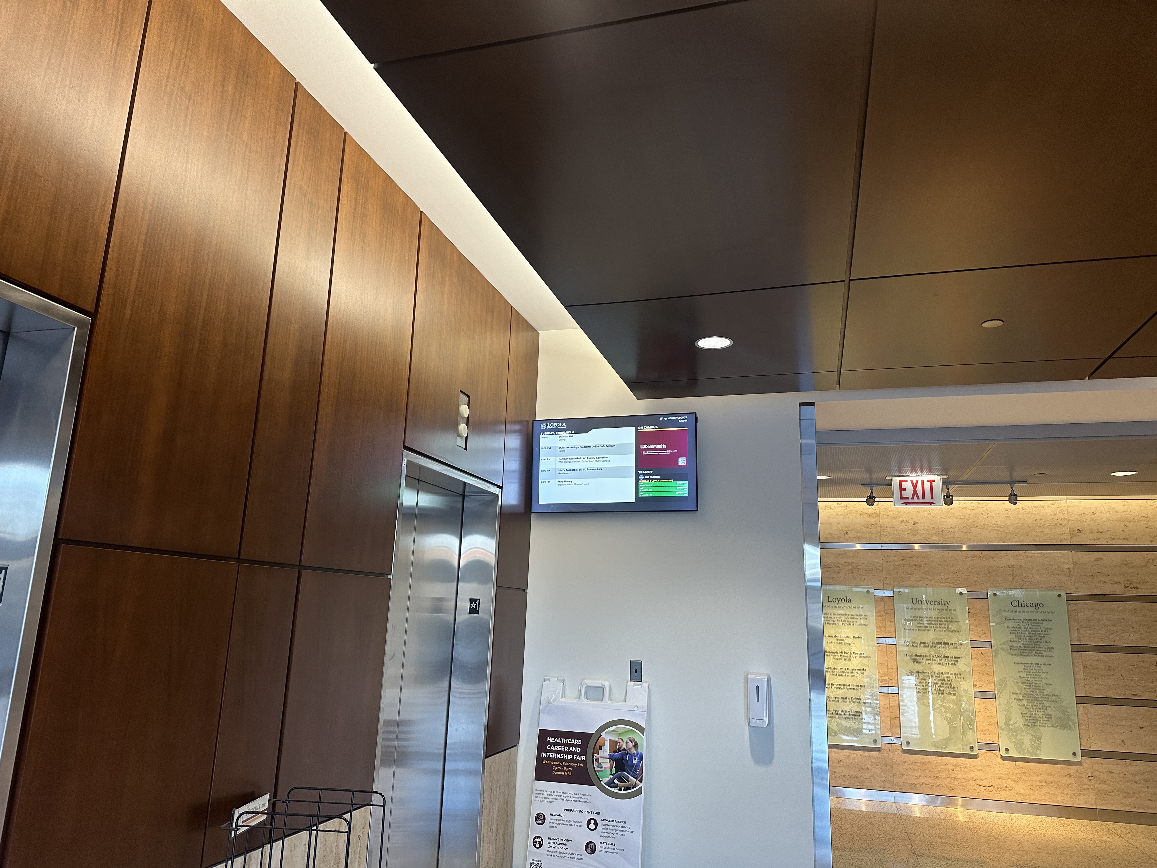 QLSB 1st Floor North Elevator Digital Signage